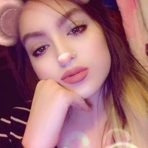 Meet your Posher, Estefania